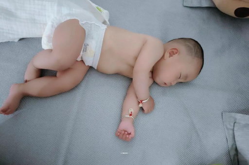 新疆宝宝积食发烧怎么处理